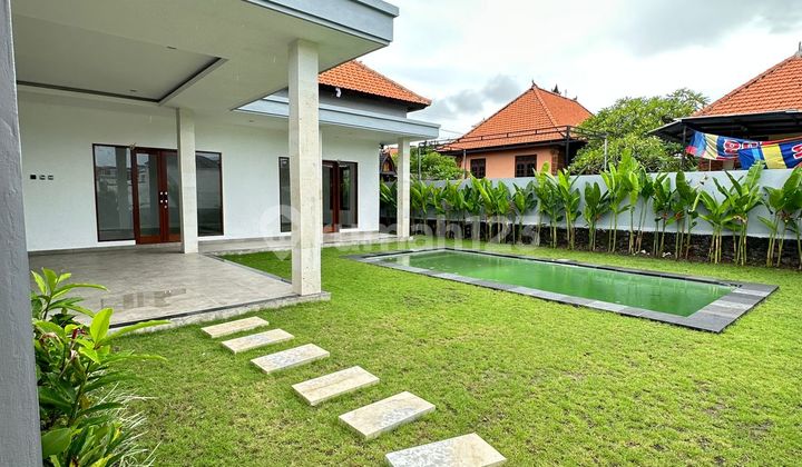 Villa Baru Padang Linjong Canggu untuk Disewakan Tahunan Villa Baru Padang Linjong Canggu untuk Disewakan Tahunan