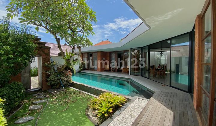 Available Now In Kerobokan 3Br Villa For Rent
