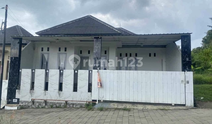 For Rent Semi Furnished Annual House in Pering Gianyar Area For Rent Semi Furnished Annual House in Pering Gianyar Area