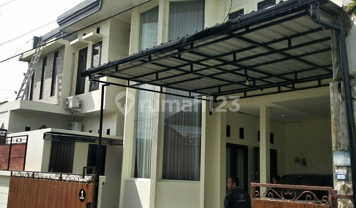 Rumah Kontrakan 2 Lantai Lingkungan Elite