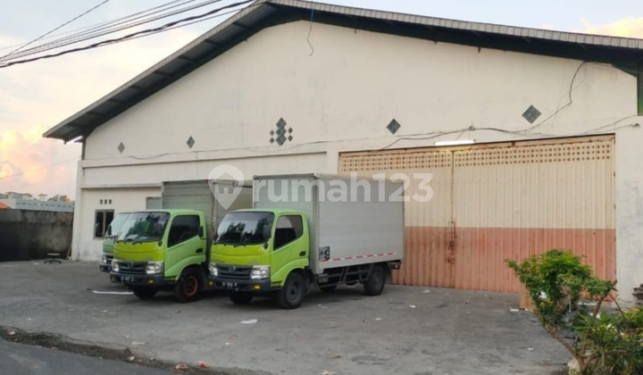 Strategic Warehouse for Sale on Nakula Street - Kuta, Badung