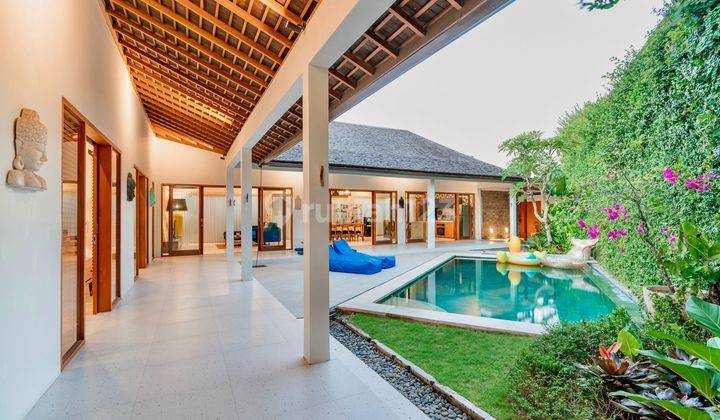 Villa Canggu Batu Bolong  1