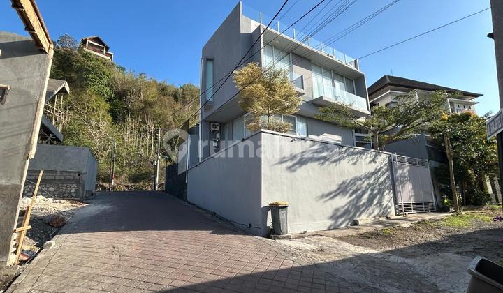 Villa for Sale with Ocean View, Located on the Highest Level of Taman Griya Complex - Jimbaran