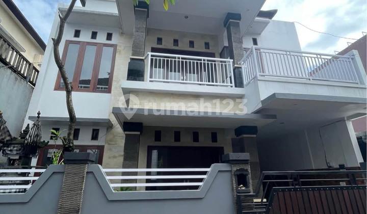 Modern-style House For Sale or Rent in a Quiet and Safe Residential Area of Buduk Near Canggu