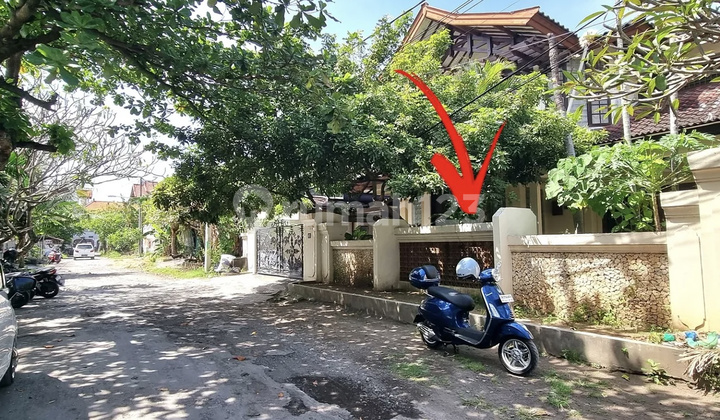 Land on Pemuda Street, Renon