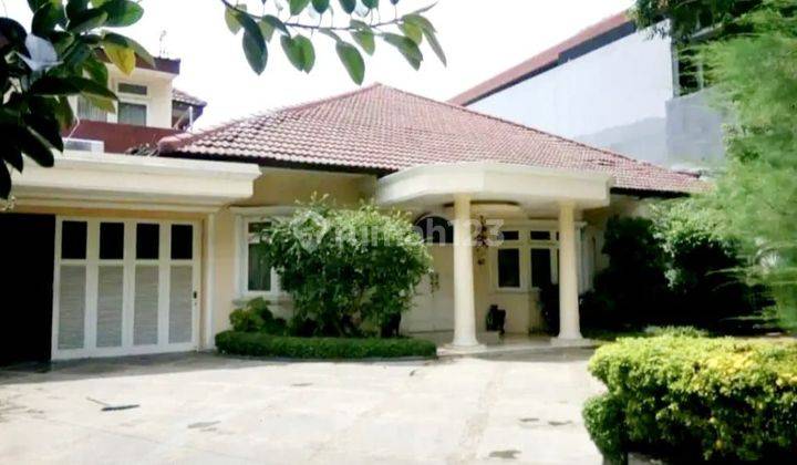 Rumah lama apik, sangat terawat, hadap timur 1