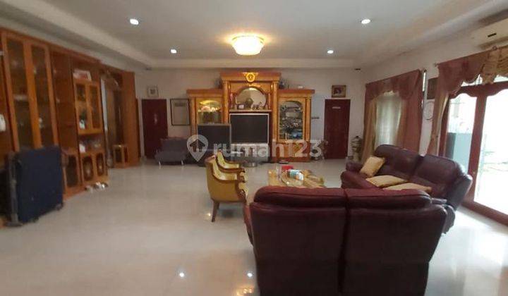 Rumah Strategis di Kemang Selatan Jakarta Selatan 2