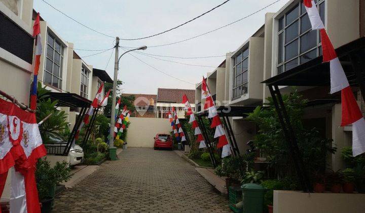 Dijual Rumah Bagus Siap Huni Dekat Lrt di Pondok Gede Bekasi  2