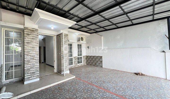 Rumah Cantik Minimalis Siap Huni Di Royal Residence Cakung Jakarta Timur

 2