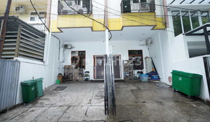 Dijual 2 Ruko Gandeng Depan Belakang Gambir Jakarta Pusat Dijual 2 Ruko Gandeng Depan Belakang Gambir Jakarta Pusat