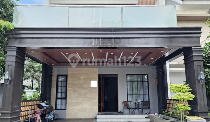 Rumah Mewah Furnished Ada Kolam Renang Di Lavesh Harapan Indah