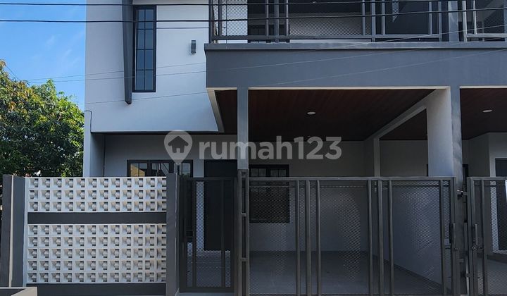 Dijual Rumah Cakep Bulevar Hijau, Baru Jadi Tinggal Isi Perabot Dijual Rumah Cakep Bulevar Hijau, Baru Jadi Tinggal Isi Perabot