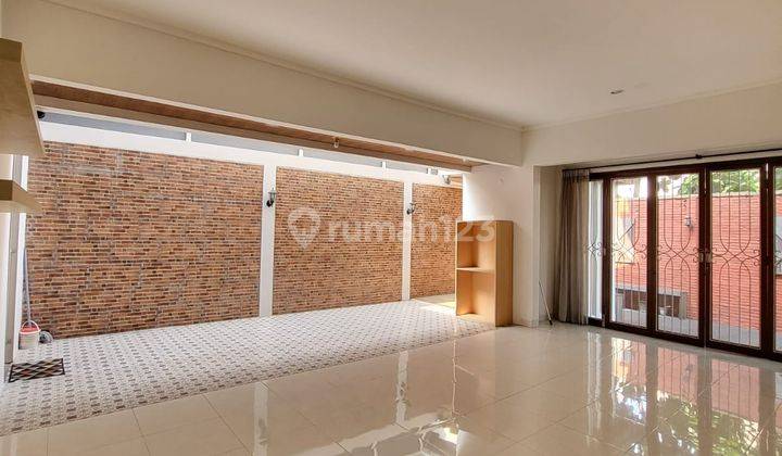 Rumah Modern Minimalis Area Luas di Discovery Bintaro Sc 14722 2