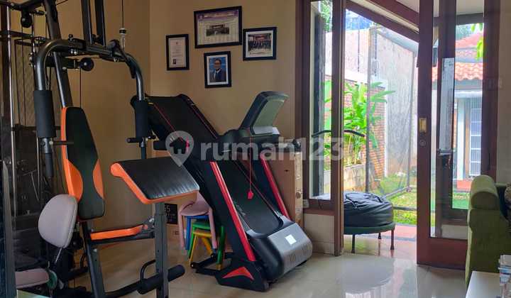 Rumah Dg Taman Super Luas di Veteran Jakarta Selatan Dm 9757 5
