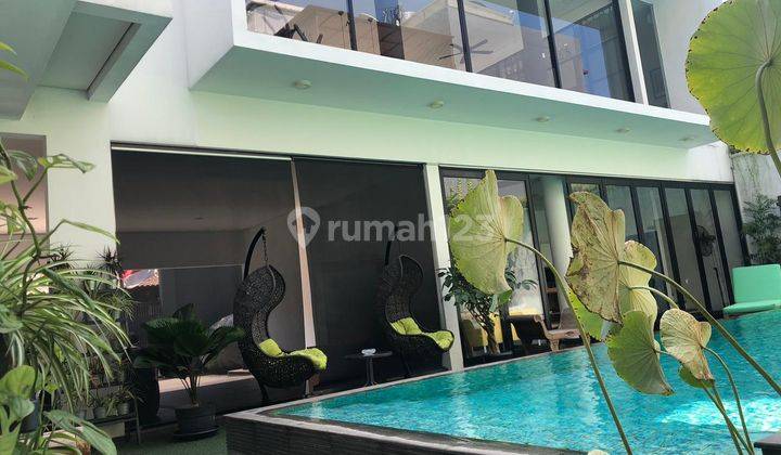 Rumah Mewah Ada Swimming Pool di Sektor 7 Bintaro Wd 5171 Rs 2