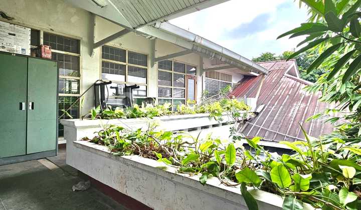 House Price Close to NJOP in Mampang Prapatan, South Jakarta Lr-12294 2