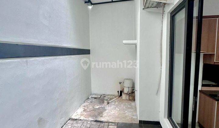 Rumah Cozy 2 lantai dekat Bintaro Dijual Kondisi Terawat FM-15713 2