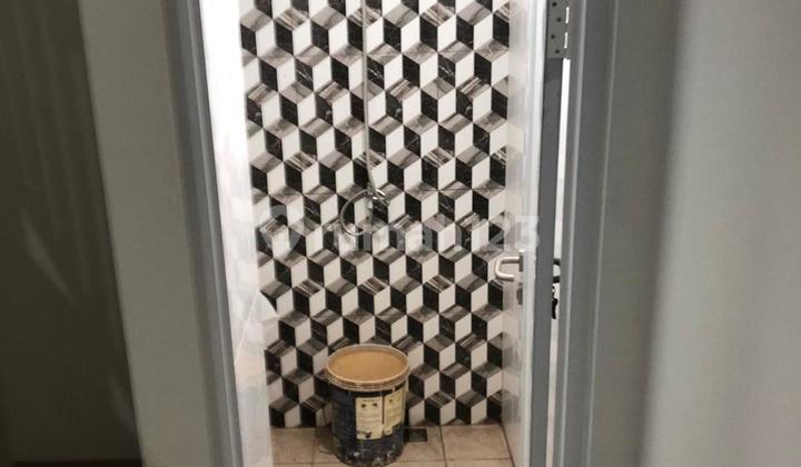 Well-Maintained 2-Story House at a Good Price in Graha Raya Bintaro AZ-17150 2