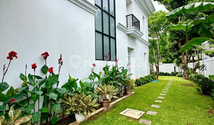 Rumah dengan Swimming Pool di Kebayoran Lama Jaksel As-17362 2