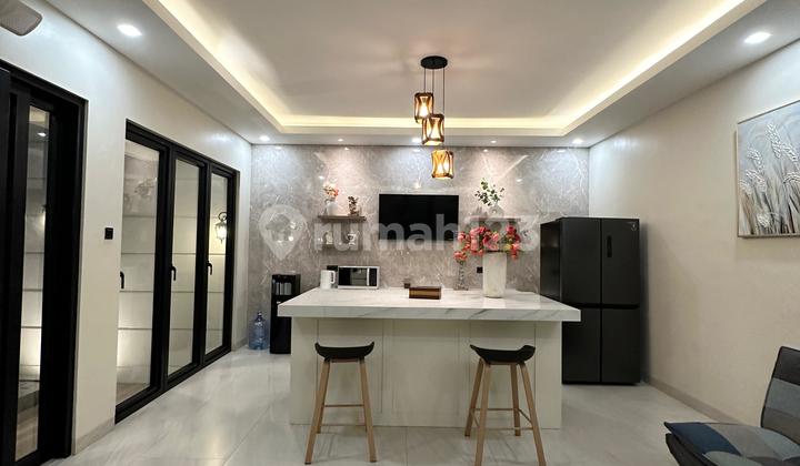 Luxury House in Sector 9 Bintaro, Swimming Pool, Ready to Occupied Rn-17693