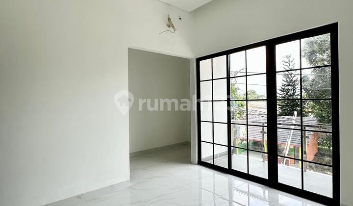 Jual Rumah 2 Lantai Hadap Selatan Siap Huni Baru di Graha Raya Bintaro RN-16152 2