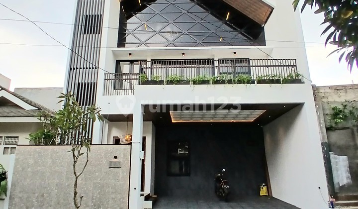 Dijual Rumah Semi Furnished 2 Lantai di Sektor 9 Bintaro Jaya GB-15218
