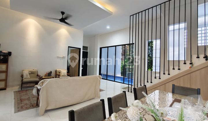 Rumah Mewah Semi Furnished di Graha Raya Tangsel Gb-17803