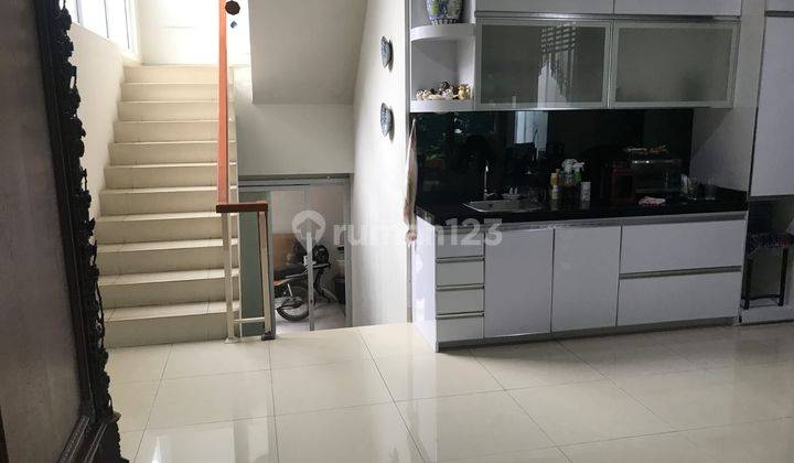 Jual Rumah Homey Semi Furnished Siap huni di Kebayoran View GB-15745 2