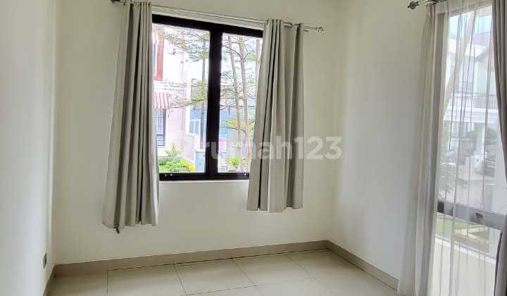 Rumah 2 Lantai Minimalis 4 Kamar Tidur di Kebayoran Bintaro Jaya SC-16171 2