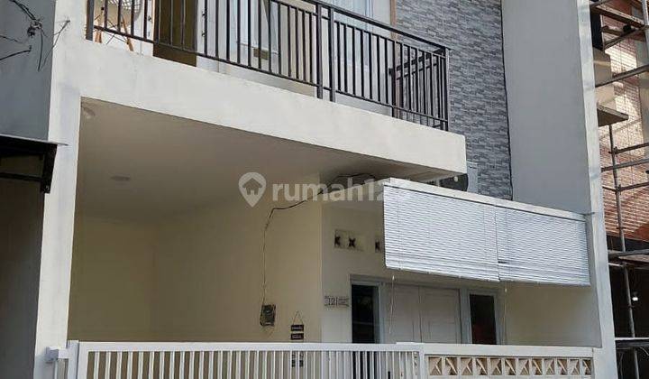 Rumah Dijual Di Kota Tangerang, 2 Lantai 7 Menit Stasiun Poris 2