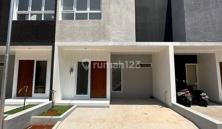 Rumah Dijual Di Bekasi,2 Lantai 2 Km Tol Jatiwarna 1