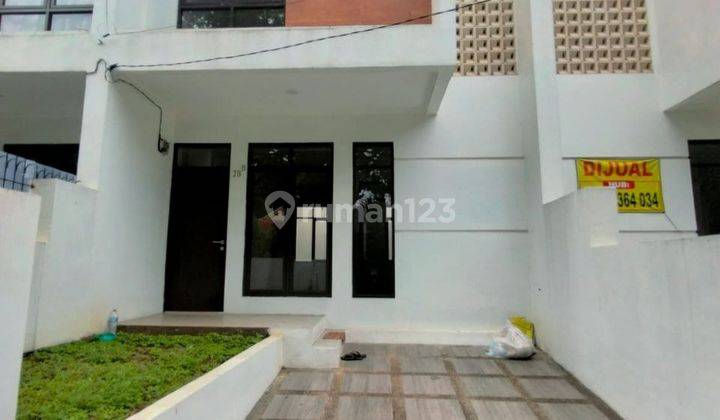 Jual Rumah di Bintaro,2 Lantai Siap Huni 10 Menit Tol Parigi 1