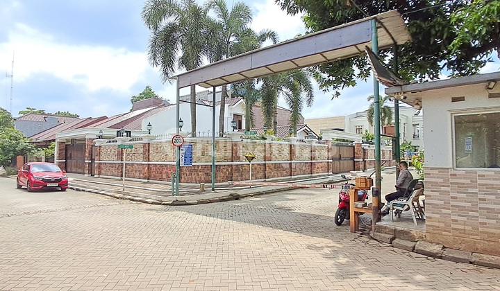 Rumah Old Money Villa Serpong Tangerang Selatan