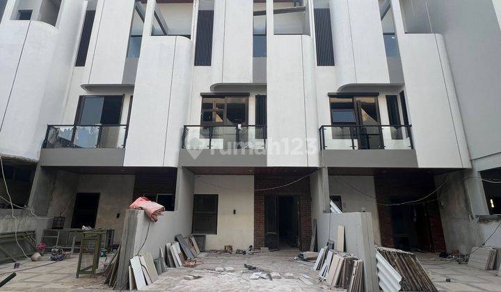 @Di jual cepat rumah baru murah nego utan kayu strategis murah jakarta timur 1