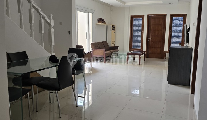House In Taman Danau Biru, Karawaci Fully Furnished Move-In Ready 2