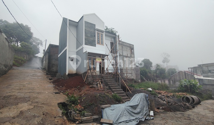 Jual Rumah On Progres 4 Kamar Tidur Bagus Shm Bandung Timur  2