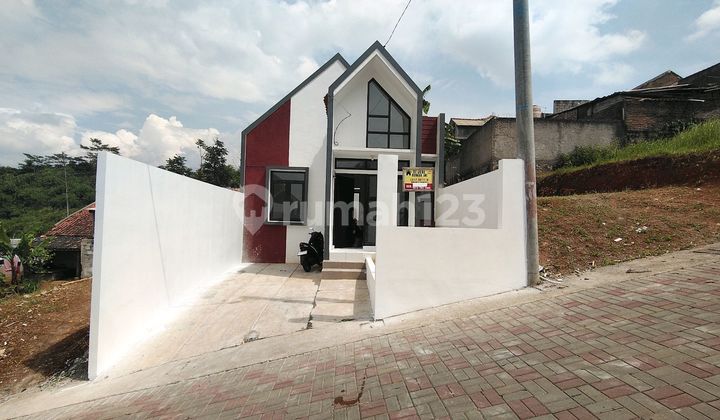 Ready-to-Occupy House with Good SHM in Cinunuk, Cileunyi, East Bandung 1