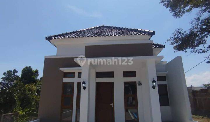 Jual Rumah Di Jln Cipadati Desa Cinunuk 
 1