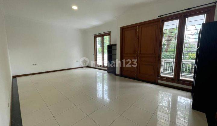 Disewakan Rumah 2 Lantai Cocok Untuk Kantor di Area Senopati Jakarta Selatan 8