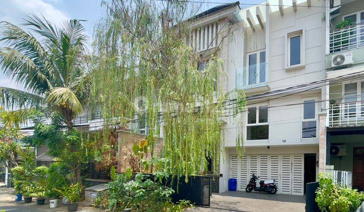 Dijual Rumah Modern Minimalis di Gandaria, Kebayoran Baru 1