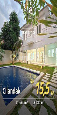 Cilandak - [for Sale]: Desain Modern Classic, Taman Luas, Double High Ceiling.