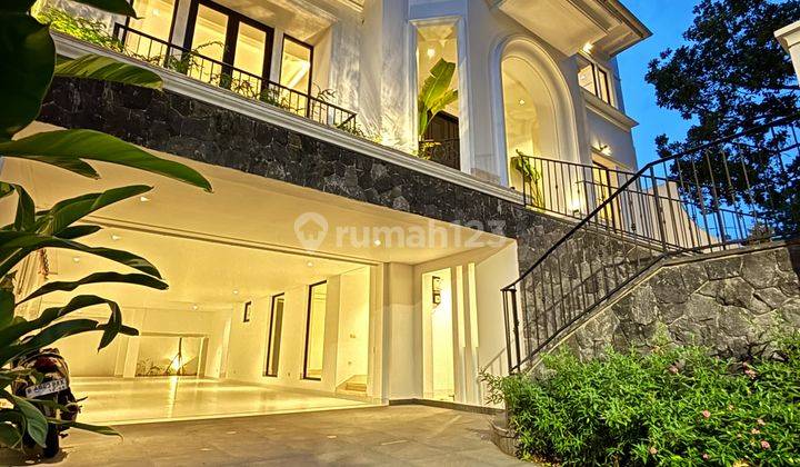 Rumah Brand New Modern Classic 2,5 Lantai di Kebayoran Baru Dengan Private Pool Lift