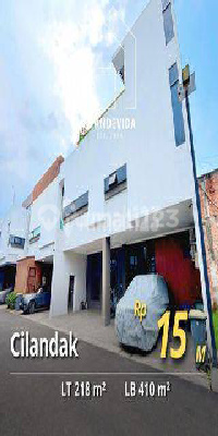 Cilandak - [for Sale]: 2 Rumah Mewah Gandeng Eksklusif, Desain Modern Minimalis, Lokasi Super Strategis.