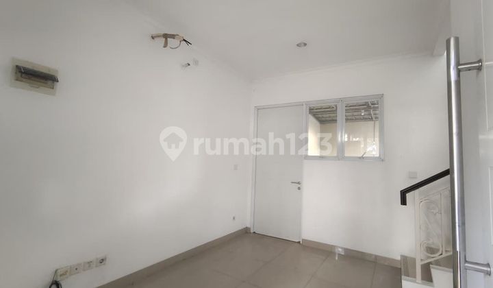 For Sale 6 Meter Wide Ready-to-Occupy House, Thames Cluster Jakarta Garden City