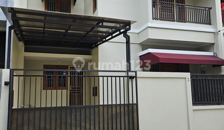 Rumah Cipinang 2 Lantai Baru Renov Bersih Siap Huni Strategis Bebas Banjir