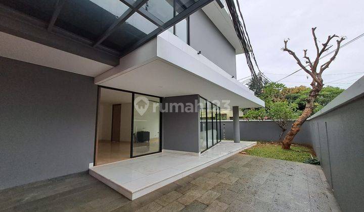 Rumah Baru Modern Minimalis Kedoya, Ada Lift 
