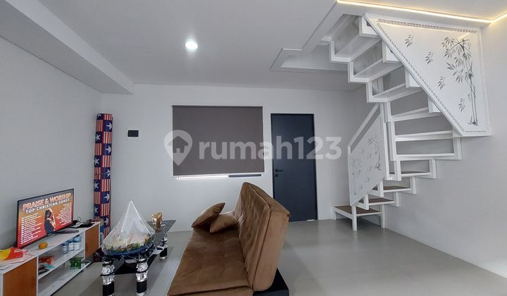 Disewakan Rumah Baru Park Serpong Tahap 1 Tangerang 2