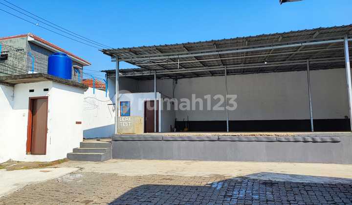 WAREHOUSE FOR RENT ON JL. SIMONGAN RAYA 2