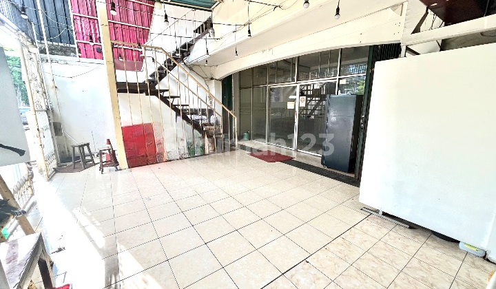 TEMPAT USAHA 2 LANTAI JL. DI PANJAITAN 2