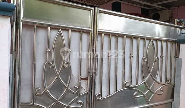 Dijual Rumah di Taman Harapan Baru  6